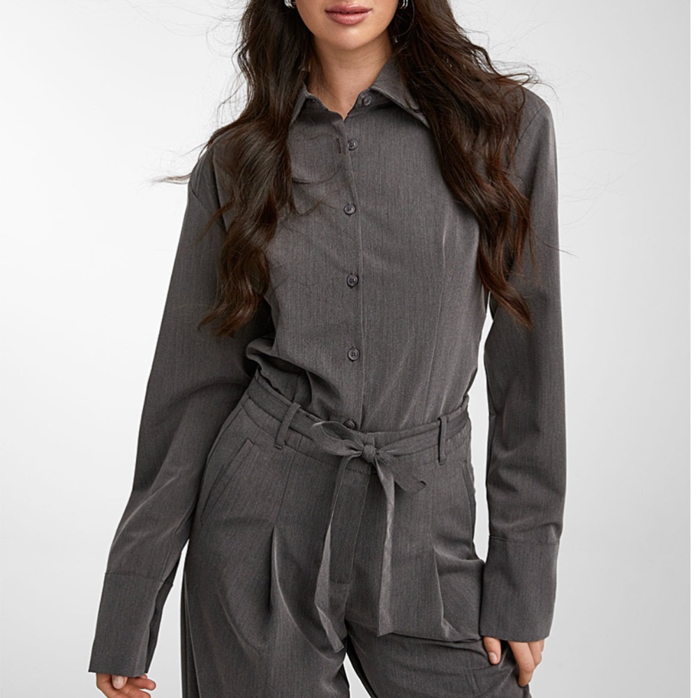 Wiya TU Italy grey wide shoulder pads long sleeve button up shirt NWT